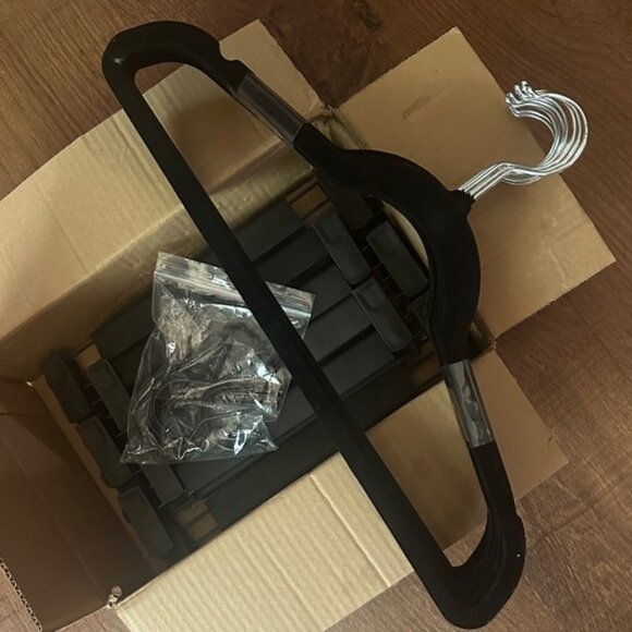 Hanger bundle - Picture 1 of 1